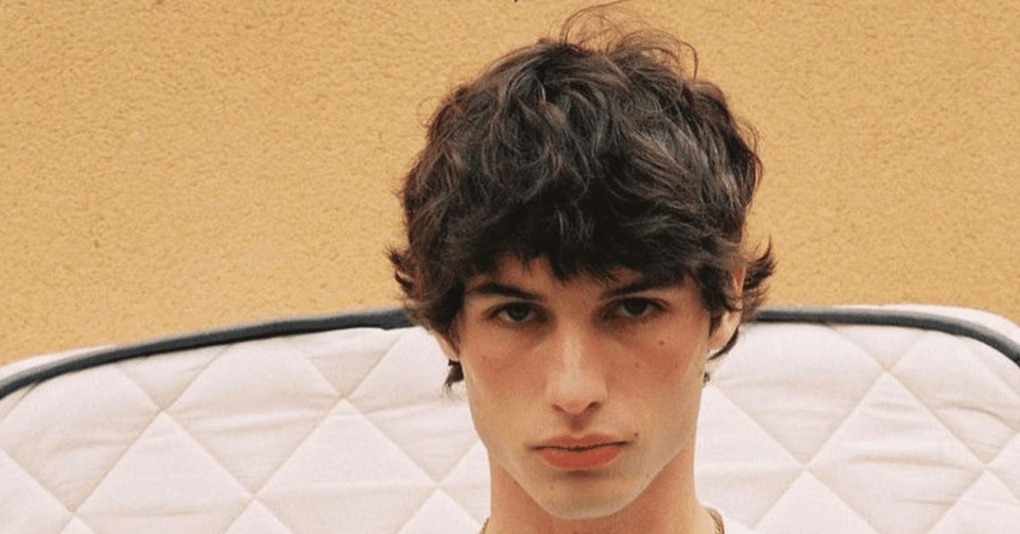 Modern Mod Cut: A Retro Icon Reimagined for Today